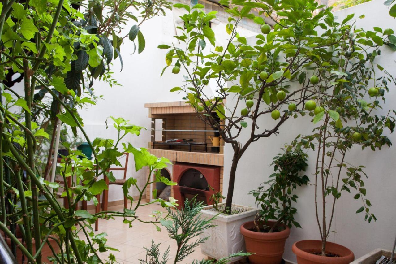 Psyri Neoclassical House With Yard Atina Dış mekan fotoğraf